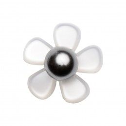 Medium size flower shape Metal free earring in White pearl Kosmart - 2